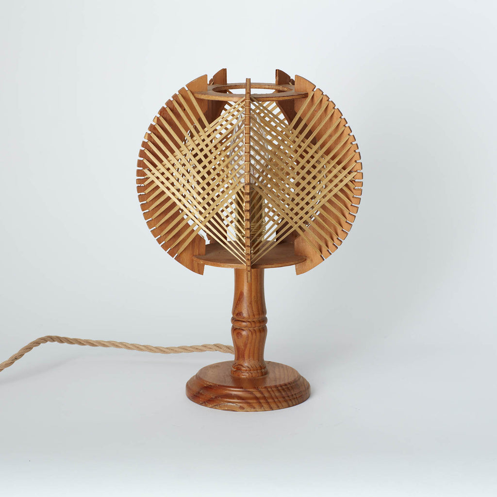 VINTAGE WOVEN WOODEN TABLE LAMP